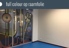 full colour op raam